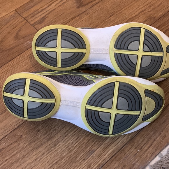 Reebok Smooth Fit Play Dry Grey/White/Yellow Sneakers 9.5 EUC - Picture 8 of 9